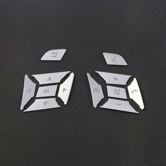 CLS 12-17 вътрешна декорация на централна конзола за CLS (модели 350/260/320) с декоративни блестящи елементи за бутоните на електрическите прозорци • Материал: пластмаса • Модел: 666