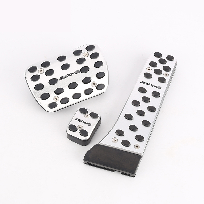 CLS 12-17 вътрешна декорация на централна конзола за CLS (модели 350/260/320) с декоративни блестящи елементи за бутоните на електрическите прозорци • Материал: пластмаса • Модел: 666