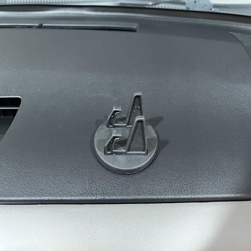 Autótelefon-tartó csúszásmentes alátéttel, univerzális műszerfal-tartó, gravitációs rögzítés navigációhoz