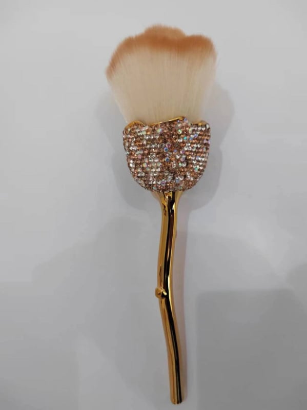 Pudros šepetėlis su sintetinių plaukelių, plastikinė rankenėlė, vieno vieneto pakuotė