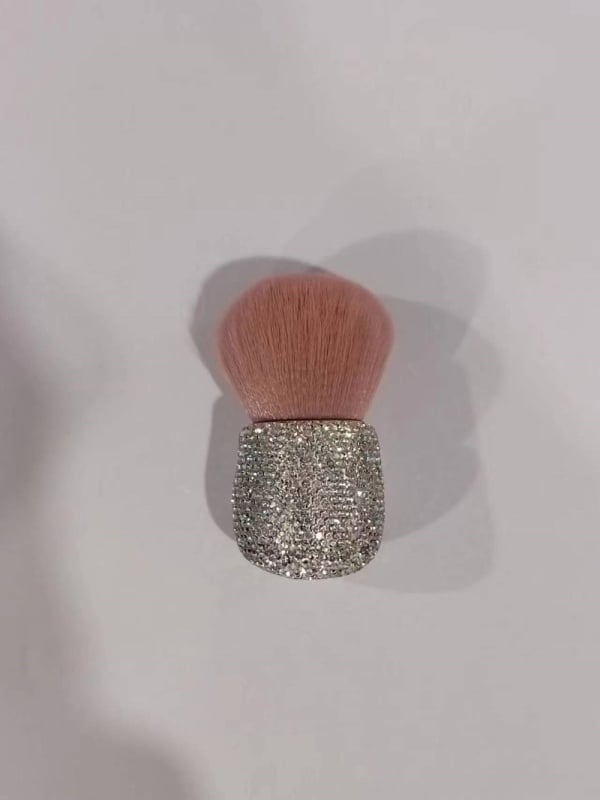 Pudros šepetėlis su sintetinių plaukelių, plastikinė rankenėlė, vieno vieneto pakuotė