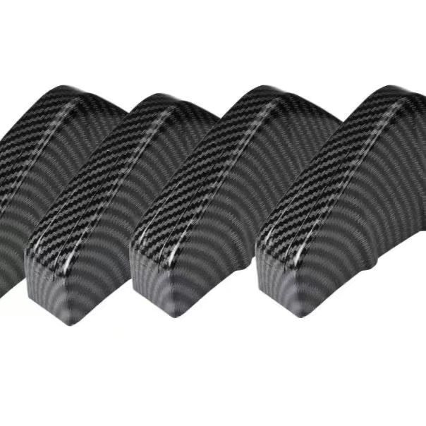 Automobilio kėbulo aerodinaminių dalių rinkinys: užpakalinis spoileris žuvies formos, užpakalinė lūpa, mažas apvalkų buferis ir važiuoklės difuzorius; pritaikymas galimas