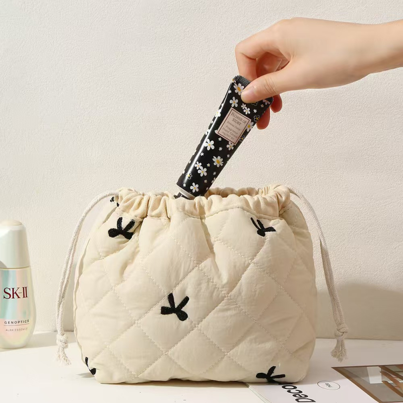 Geantă de cosmetic Zorro, design quilted cu urs, material din bumbac, căptușeală poliester, ultra-ușoară, extensibilă pentru depozitare