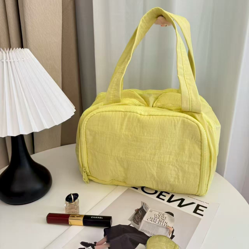 Geantă de cosmetică de mână cu capacitate mare, exterior din nylon, căptușeală din poliester, design monocrom, stil urban simplu, unisex, primăvara 2024
