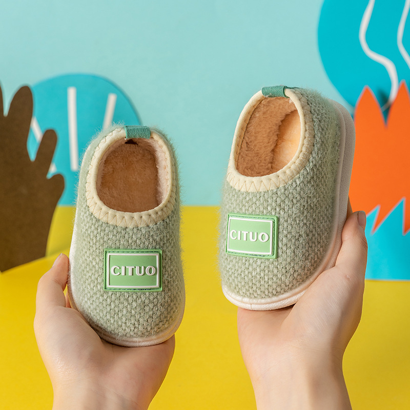 Παιδικές παντόφλες εσωτερικού χώρου από τεχνητό δέρμα, σόλα PVC, παχύς πάτος, μονόχρωμο σχέδιο, φθινοπωρινά-χειμερινά