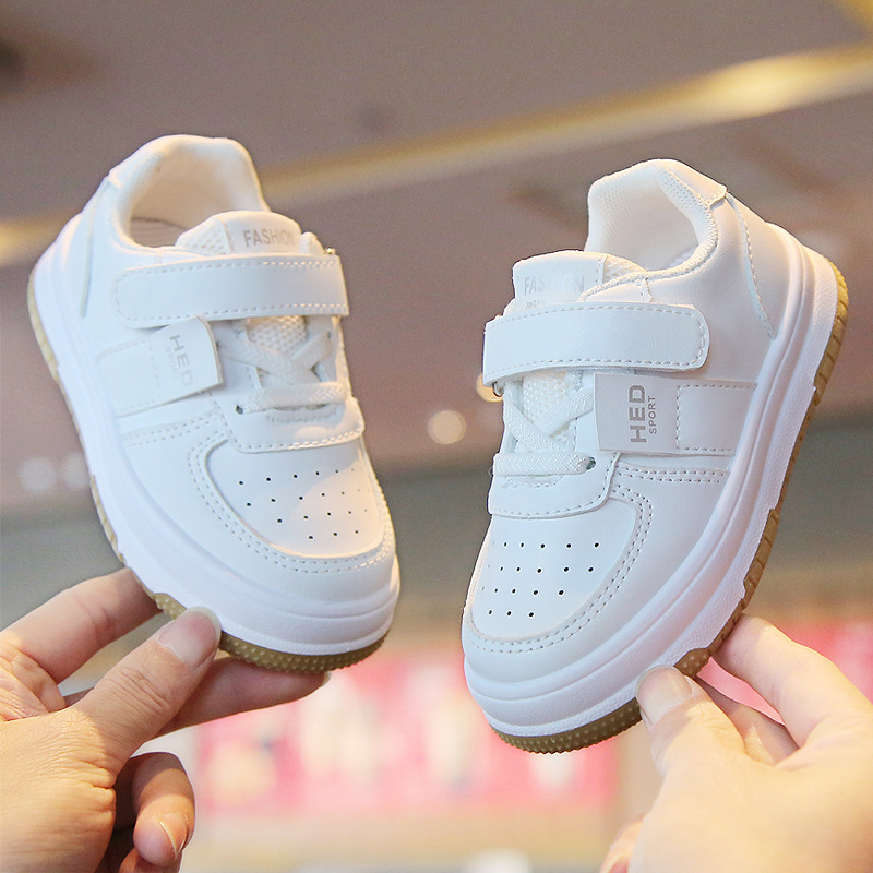 Παιδικά αθλητικά παπούτσια με αναπνεόμενο επάνω μέρος από microfiber δέρμα, PVC σόλα, κατάλληλα για καλοκαίρι