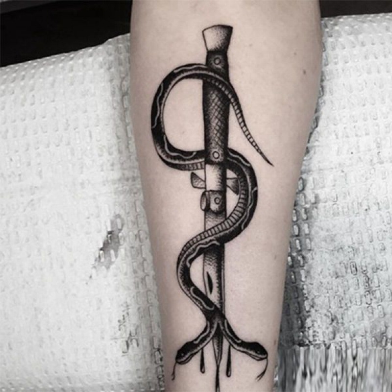 Juodosios gyvatės tatuiruočių lipdukų rinkinys: vilko galva, Pixiu, drakono galvos motyvai ant rankos — atsparūs vandeniui, universalūs, Fill Art