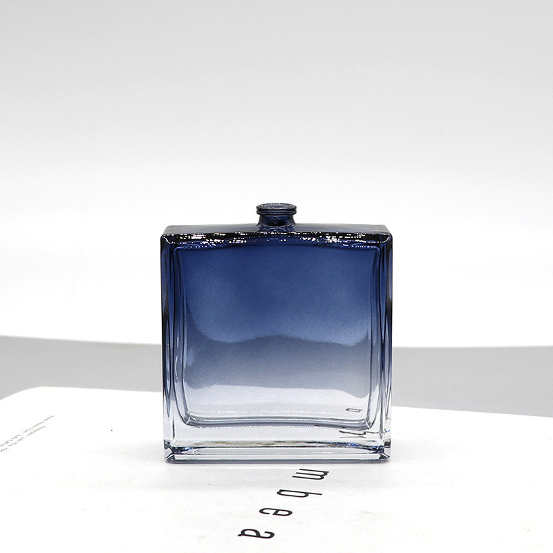 Daniel kristályüveg parfümös üvege, négyszögletes bayonet záróval, permetező üveg, logónyomtatás elérhető