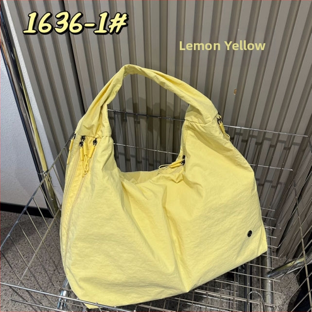 Bou bou plecu soma, parašū audums, horizontāla kvadrātforma, rāvējslēdzējs, kokvilnas odere, iekšējā kabata portatīvajam datoram un laminēta rāvējslēdzēja kabata