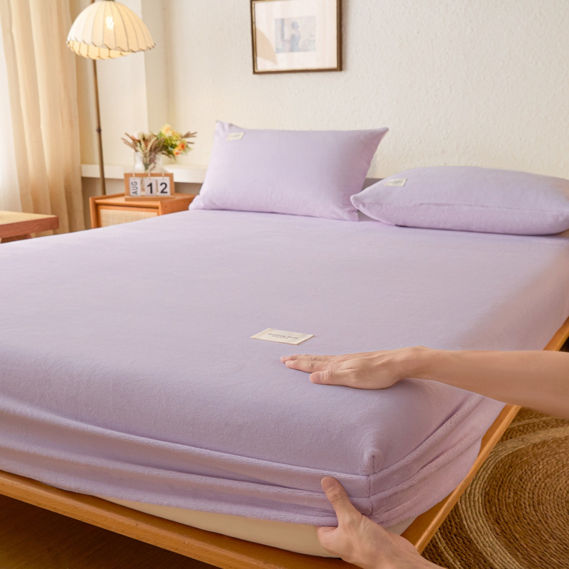 Weilianyi pieno fliso lovos užtiesalas, vienos spalvos raštas, reaktyvinis dažymas, modernus stilius