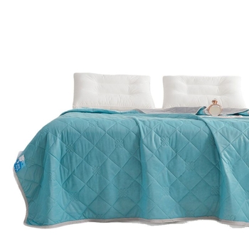 Pavasario–vasaros cheminė pluošto antklodė, pritaikytas apdorojimas, neįprastas audimas, svoris 1,0–1,5 kg