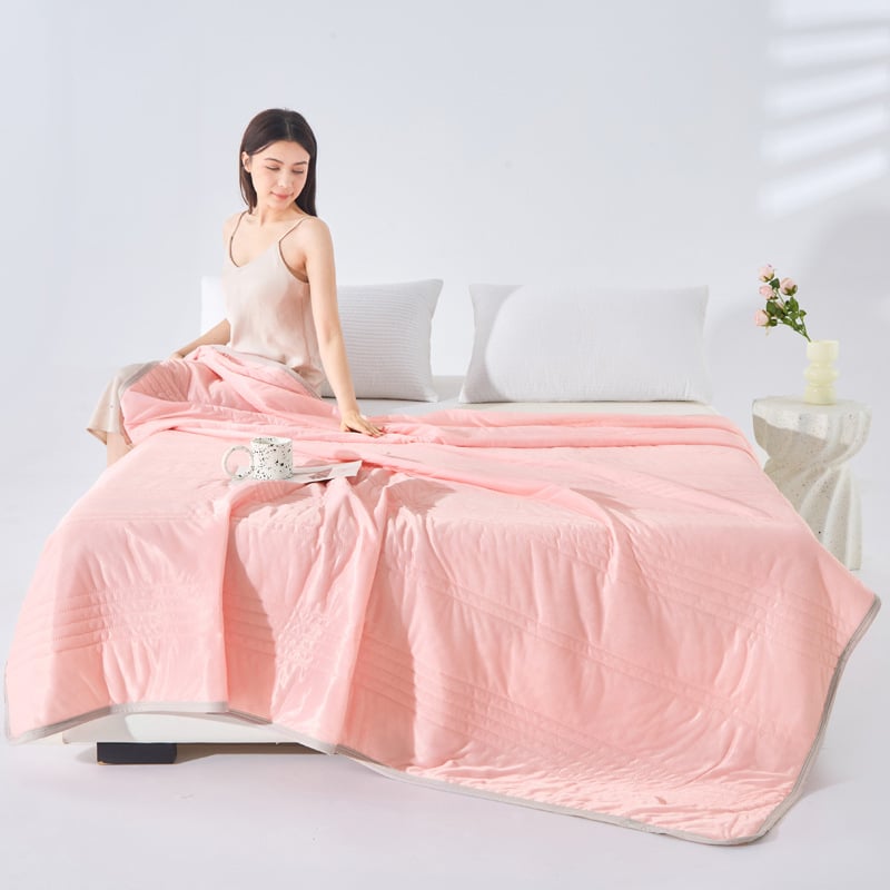 Pavasario–vasaros cheminė pluošto antklodė, pritaikytas apdorojimas, neįprastas audimas, svoris 1,0–1,5 kg