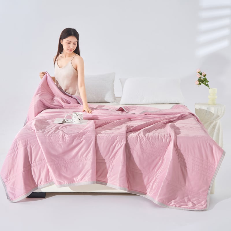 Pavasario–vasaros cheminė pluošto antklodė, pritaikytas apdorojimas, neįprastas audimas, svoris 1,0–1,5 kg