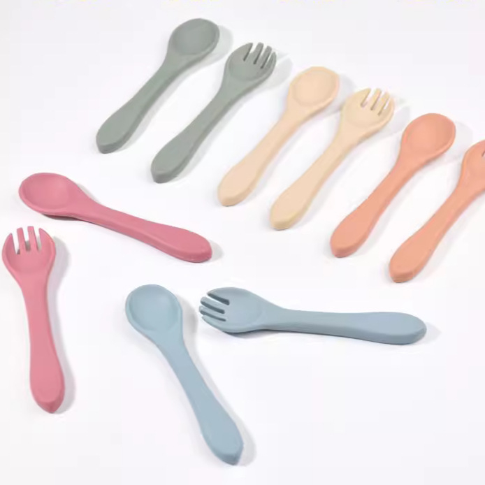 Silikonski set žličice i vilice za bebe, 2 komada, mekani trening pribor za hranjenje od 3 mjeseca