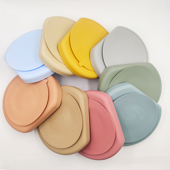 Παιδικό πιάτο από σιλικόνη με βεντούζα και διαχωρισμένα διαμερίσματα, στρογγυλό σχήμα, κατάλληλο για μικροκύματα