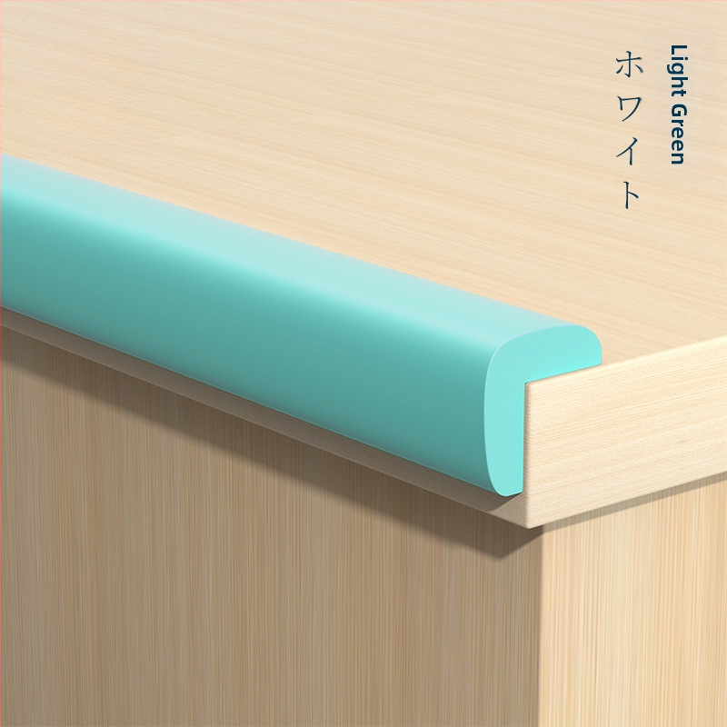 Pret sadursmes stūra aizsargs no putām – taisnstūra stūra aizsargs piemērots galdiem un gultām