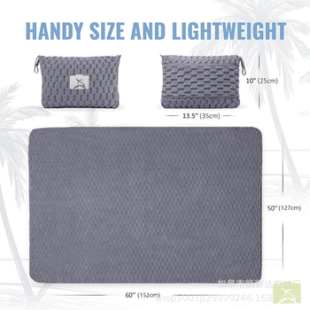 Κουβέρτα φλις ταξιδιού με κεντημένο λογότυπο και αποθήκευση που διπλώνει — πολυεστέρας, βάρος 800–1000 g, κατάλληλη για όλες τις εποχές, γεωμετρικό μοτίβο