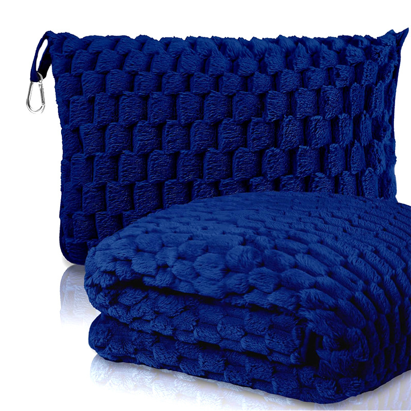 Фланелен пътуващ одеяло с бродирано лого и сгъваемо отделение за съхранение — полиестер, тегло 800–1000 г, подходящо за всички сезони, геометричен мотив