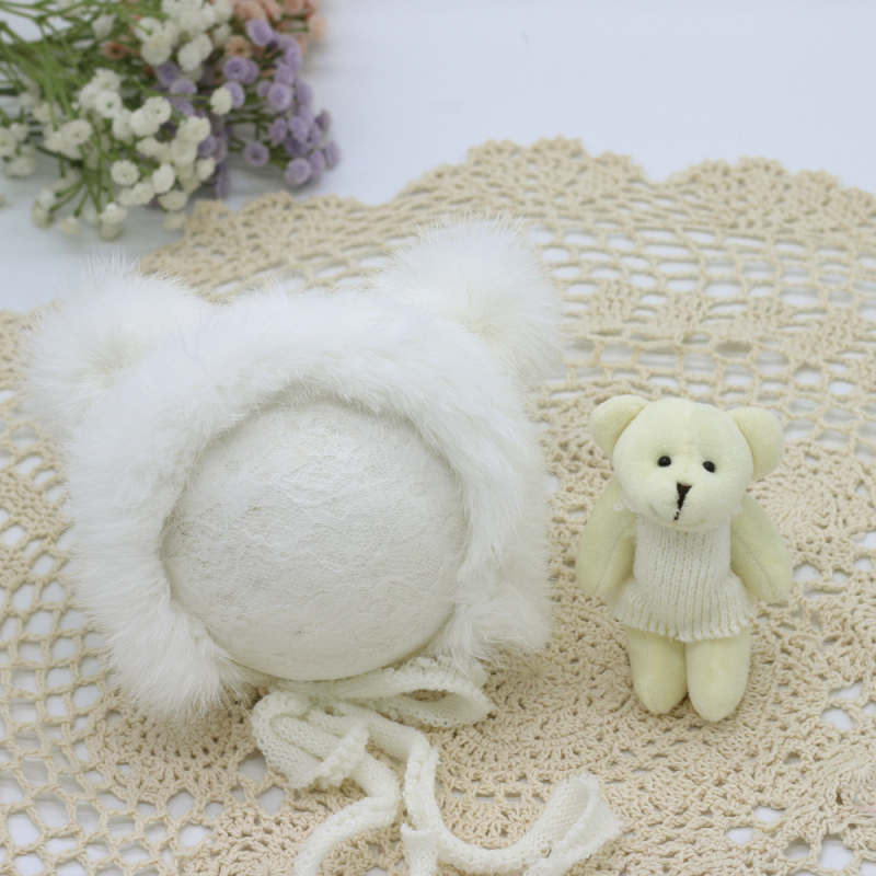 Σετ ενδυμασίας για φωτογράφηση νεογέννητων: πλεκτό καπέλο από γούνα κουνελιού και μαλακό κουκλάκι-αρκουδάκι, 70% βαμβάκι, πυκνότητα πλεξίματος 12–14 βελόνες/3 cm, unisex, για νεογέννητα έως 12 μηνών
