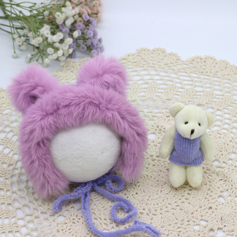 Σετ ενδυμασίας για φωτογράφηση νεογέννητων: πλεκτό καπέλο από γούνα κουνελιού και μαλακό κουκλάκι-αρκουδάκι, 70% βαμβάκι, πυκνότητα πλεξίματος 12–14 βελόνες/3 cm, unisex, για νεογέννητα έως 12 μηνών