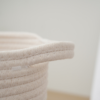 Medvilniniu siūlu pintas laikymo krepšys su rankena, siuvinėtas — mielo animacinio stiliaus, stalo organizatorius mažiems daiktams ir žaislams