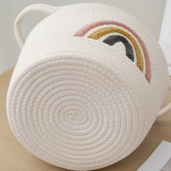 Medvilniniu siūlu pintas laikymo krepšys su rankena, siuvinėtas — mielo animacinio stiliaus, stalo organizatorius mažiems daiktams ir žaislams