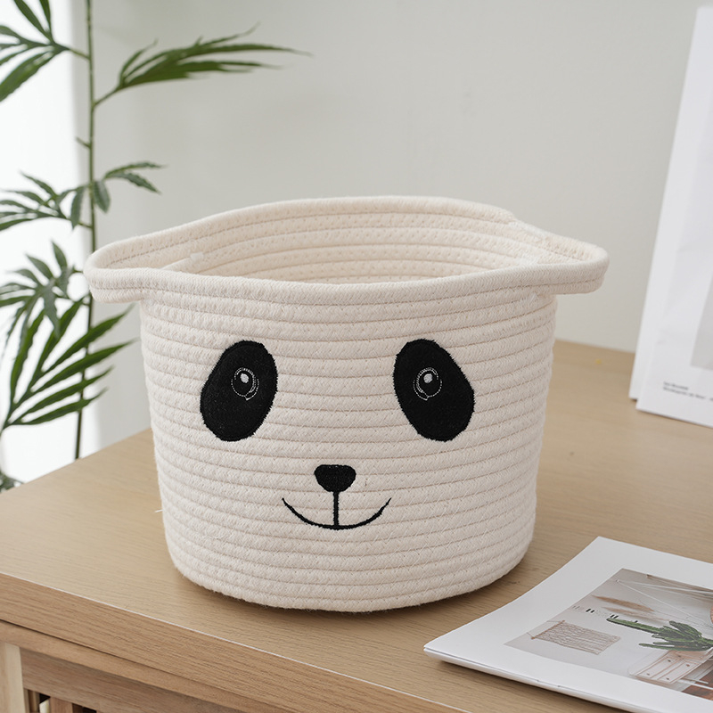 Medvilniniu siūlu pintas laikymo krepšys su rankena, siuvinėtas — mielo animacinio stiliaus, stalo organizatorius mažiems daiktams ir žaislams