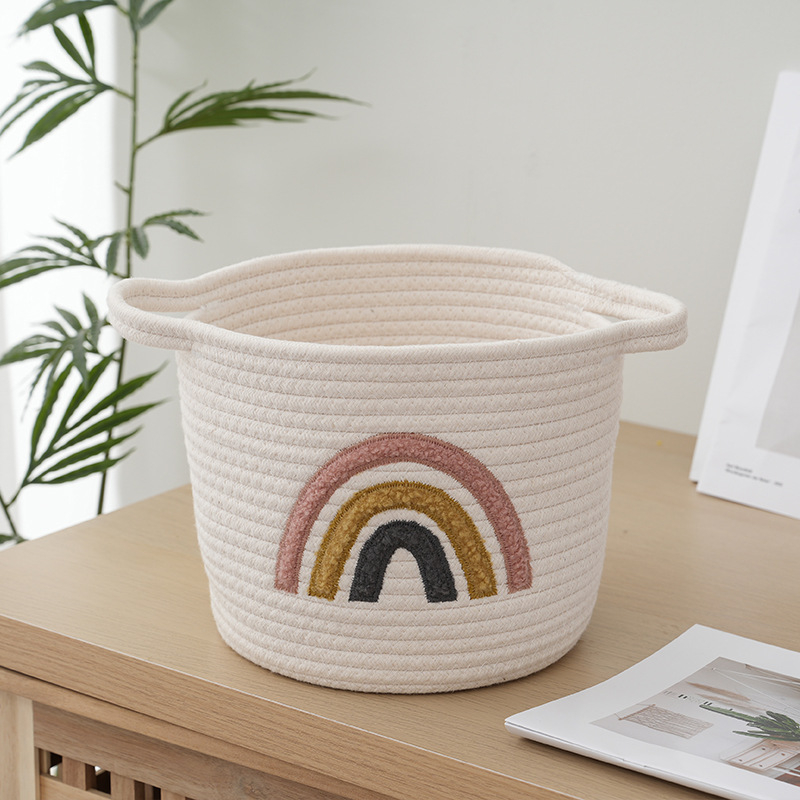 Medvilniniu siūlu pintas laikymo krepšys su rankena, siuvinėtas — mielo animacinio stiliaus, stalo organizatorius mažiems daiktams ir žaislams