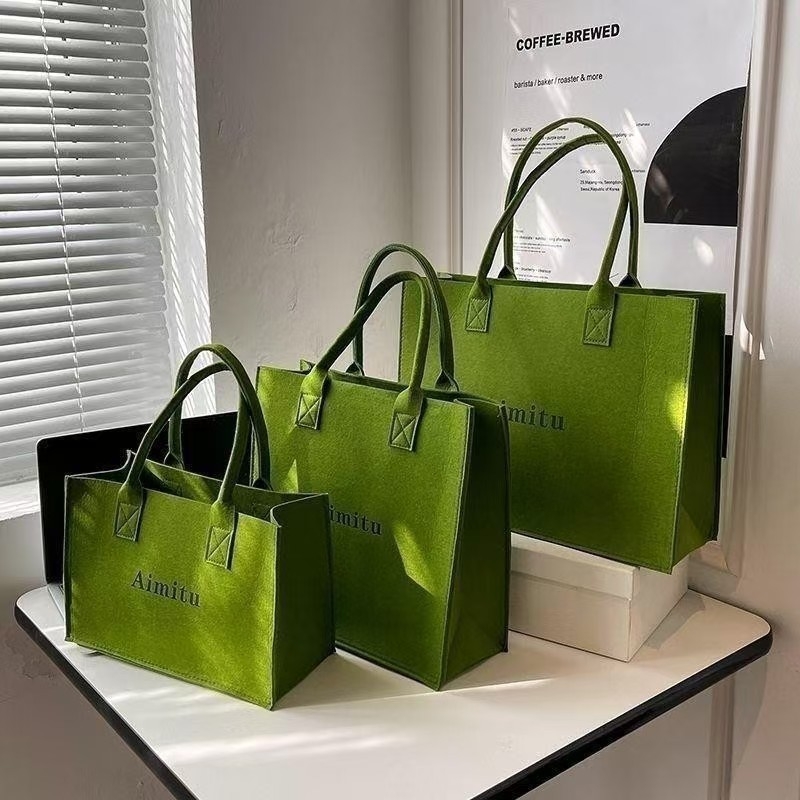 Torba od filca za poklon s otisnutim logom, lasersko graviranje, mogućnost prilagodbe, opušteni stil