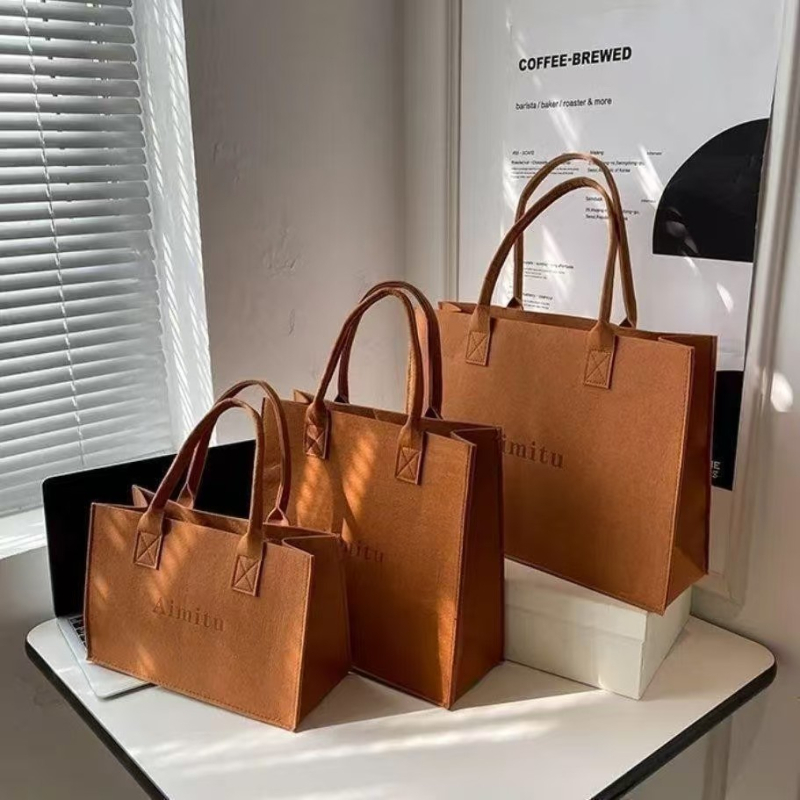 Torba od filca za poklon s otisnutim logom, lasersko graviranje, mogućnost prilagodbe, opušteni stil