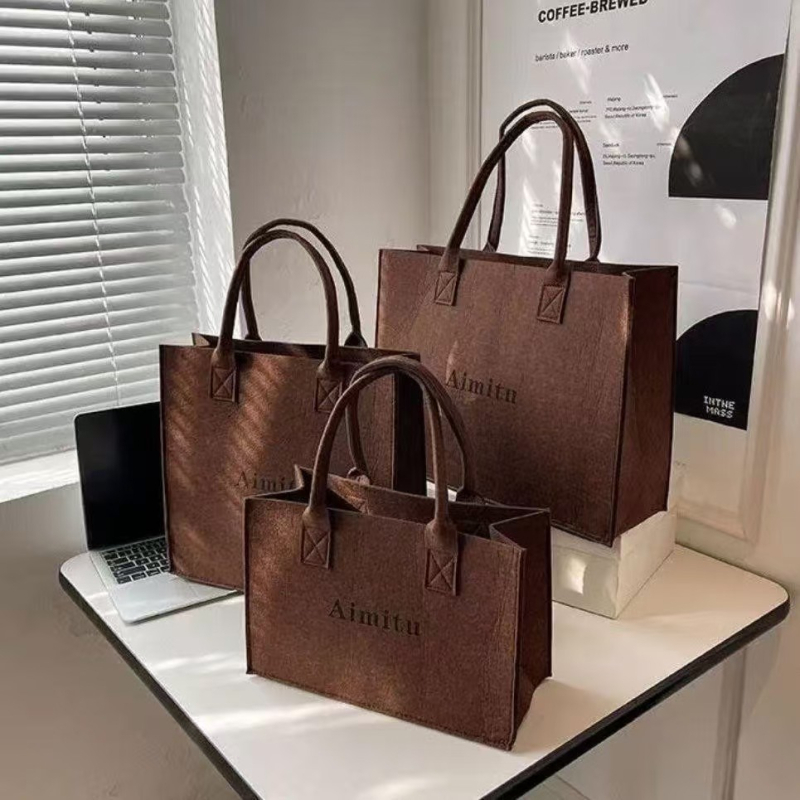 Torba od filca za poklon s otisnutim logom, lasersko graviranje, mogućnost prilagodbe, opušteni stil