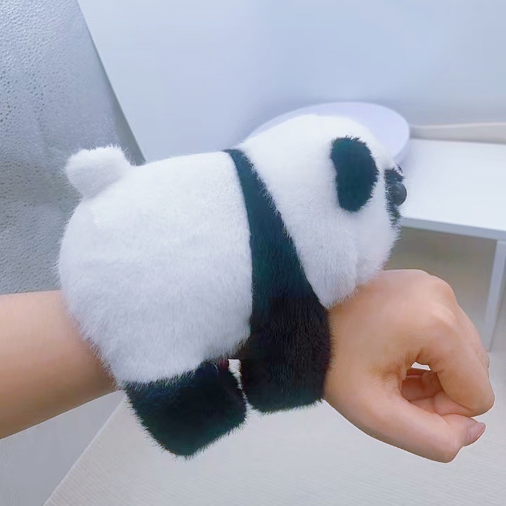 Kapibara pliušinis žaisliukas – apyrankė, užpildas PP medvilnė, labai minkštas trumpas pūkelių pliušas, 7–14 metų