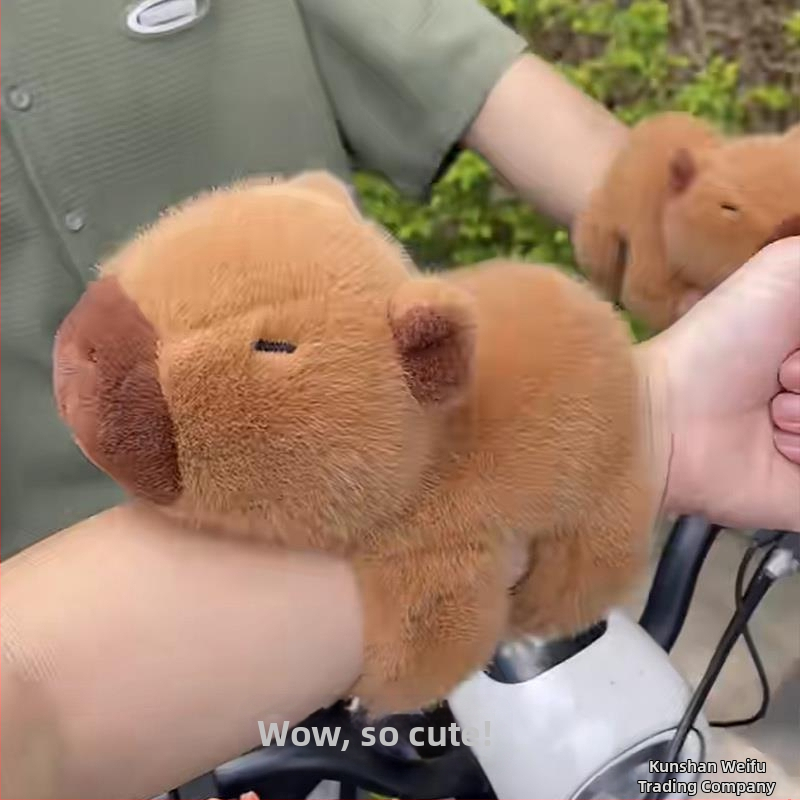 Kapibara pliušinis žaisliukas – apyrankė, užpildas PP medvilnė, labai minkštas trumpas pūkelių pliušas, 7–14 metų