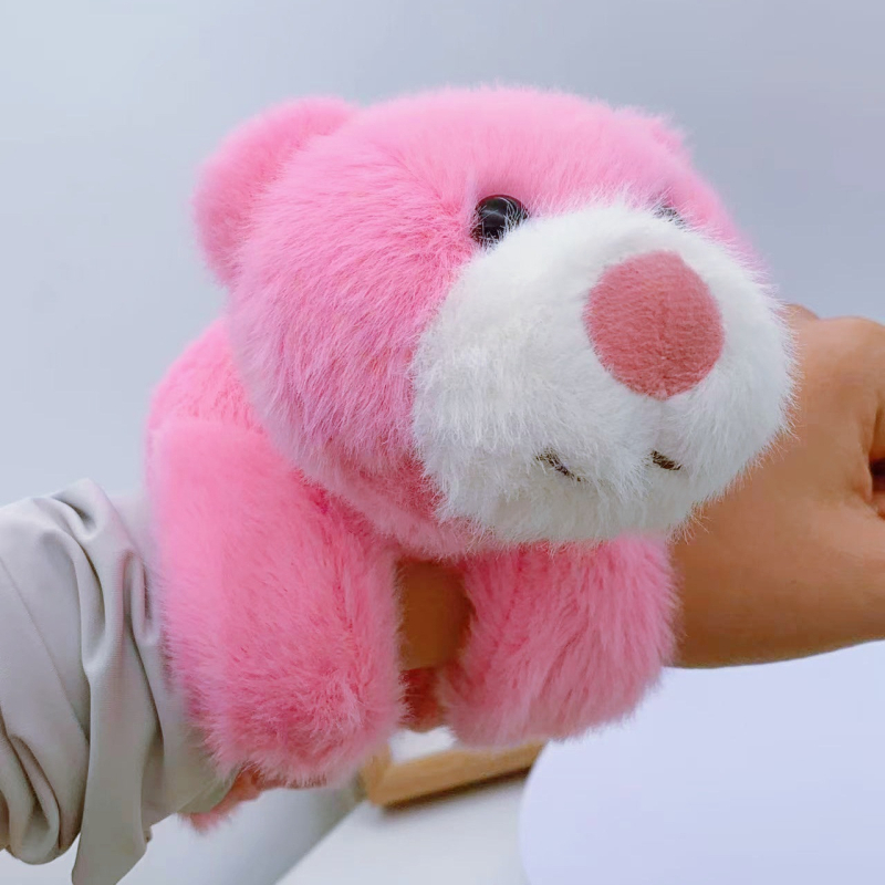 Kapibara pliušinis žaisliukas – apyrankė, užpildas PP medvilnė, labai minkštas trumpas pūkelių pliušas, 7–14 metų