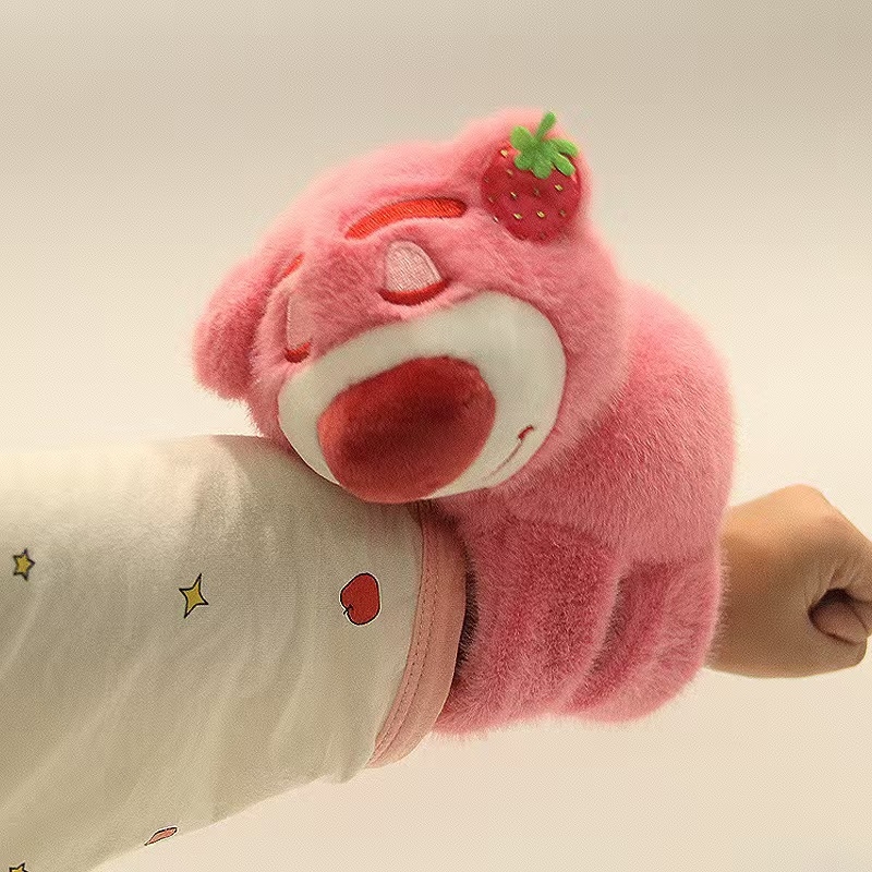 Kapibara pliušinis žaisliukas – apyrankė, užpildas PP medvilnė, labai minkštas trumpas pūkelių pliušas, 7–14 metų