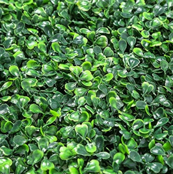 Dirbtinė žolė Grass Apple – Green World, plastmasos paviršius, šilkografija, Grass Apple veislė; vestuvėms, lauke, namų dekorui.