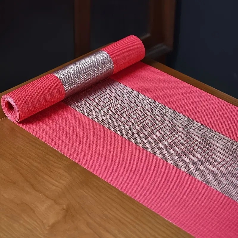 PVC stalo takelis, 70% PVC ir 30% poliesteris, vientisos spalvos, neslidus ir atsparus karščiui, šiuolaikinio minimalistinio stiliaus.