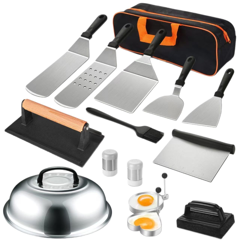 18 dalių nerūdijančio plieno kepsninės įrankių rinkinys su medinėmis rankenomis lauko teppanyaki kepimui; įskaitant klipsą, šepetėlį, šakutę ir mentele