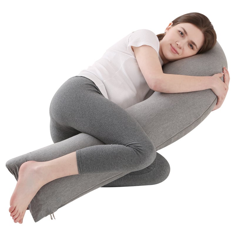 Adīti J formas grūtnieču spilvens ar vidukļa atbalstu, poliestera šķiedras pildījums, svars 1,9 kg, pielāgošana pieejama