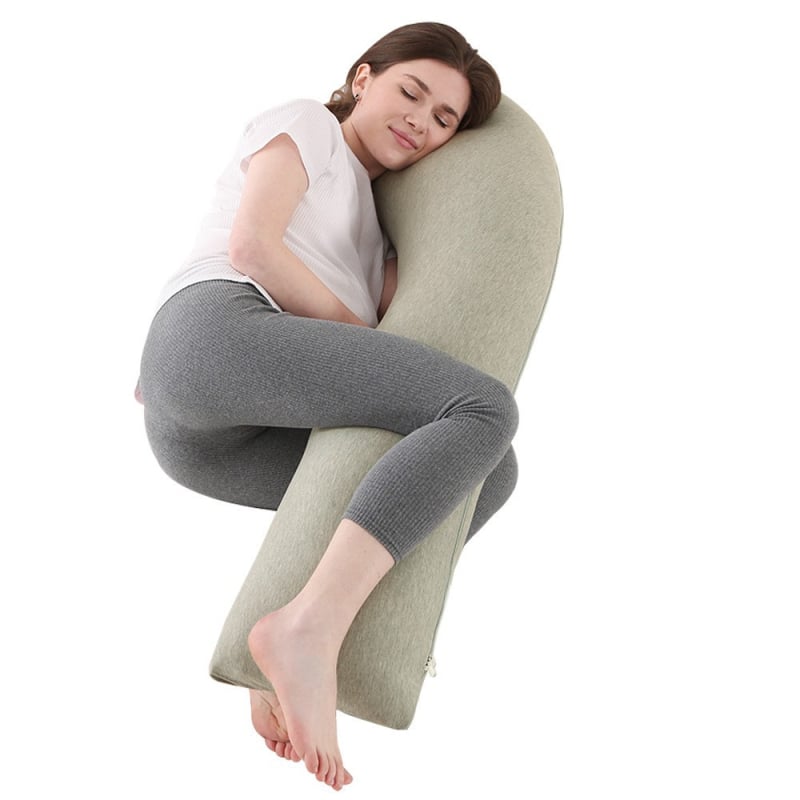Adīti J formas grūtnieču spilvens ar vidukļa atbalstu, poliestera šķiedras pildījums, svars 1,9 kg, pielāgošana pieejama