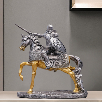 Рицарска фигура от смола – Средновековен европейски стил, декоративно оформление за офис и хол, украса за винен шкаф, винтидж занаять