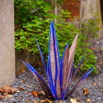 Μεταλλικό γλυπτό αγάβης με γεωμετρικό σχέδιο για εξωτερική διακόσμηση (κήπος, πλατεία, γραφείο)