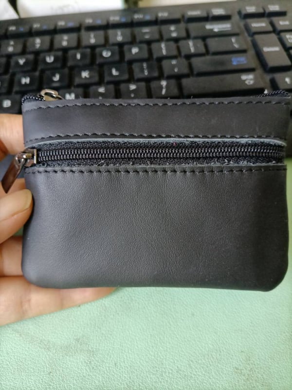 Mini pénztárca valódi bőrből, marhabőr első réteg, cipzáras zárás, poliészter bélés, vízálló, utcai stílus