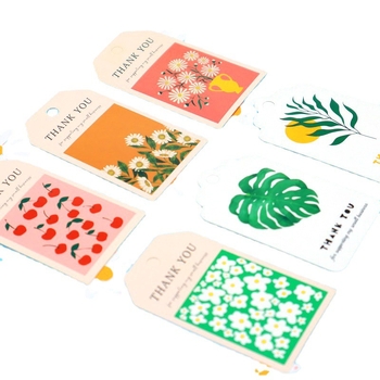 Dovanų etiketės iš dengto popieriaus, 50 etikečių pakuotėje, keturių spalvų spauda, natūralus džuto virvė