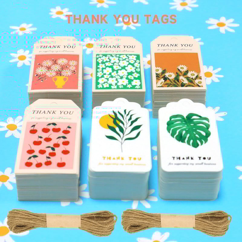 Dovanų etiketės iš dengto popieriaus, 50 etikečių pakuotėje, keturių spalvų spauda, natūralus džuto virvė