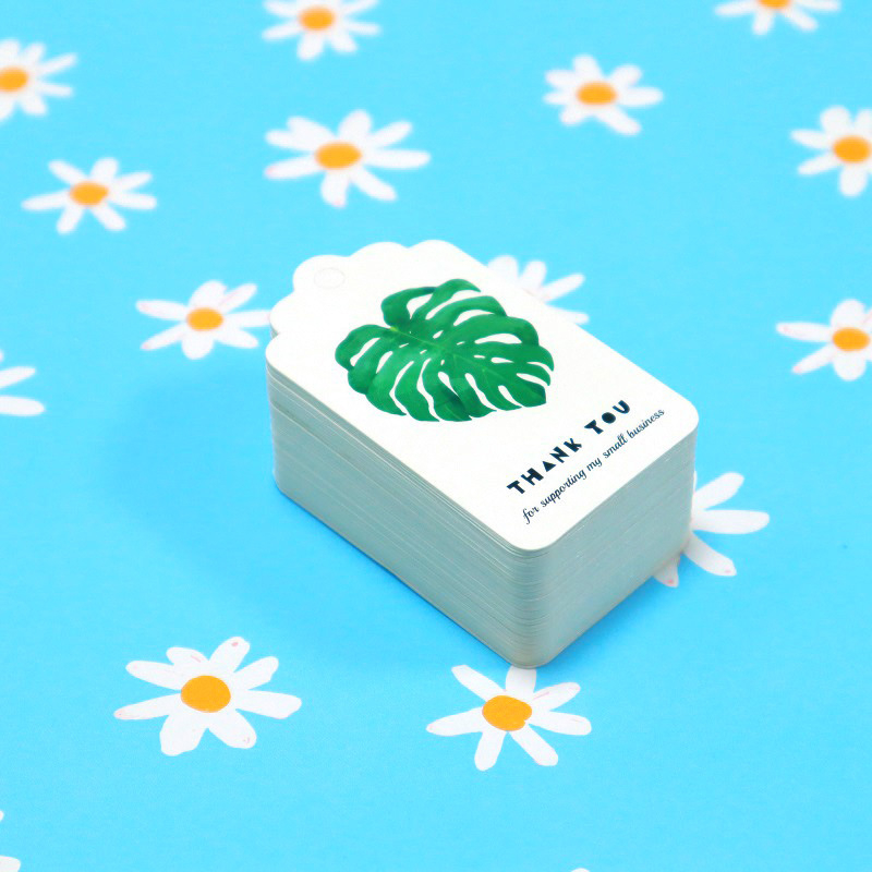 Dovanų etiketės iš dengto popieriaus, 50 etikečių pakuotėje, keturių spalvų spauda, natūralus džuto virvė