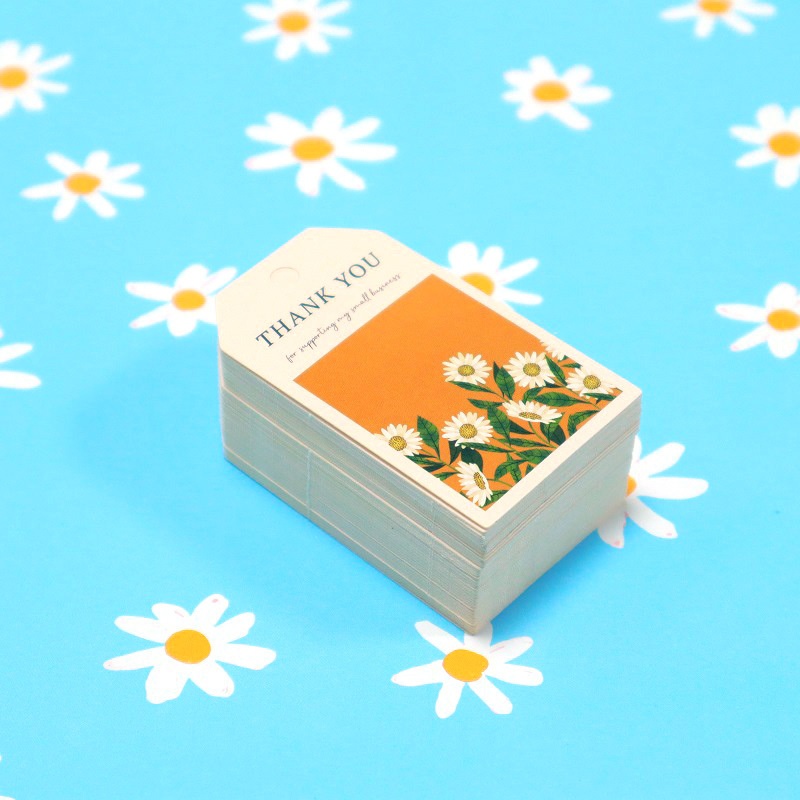 Dovanų etiketės iš dengto popieriaus, 50 etikečių pakuotėje, keturių spalvų spauda, natūralus džuto virvė