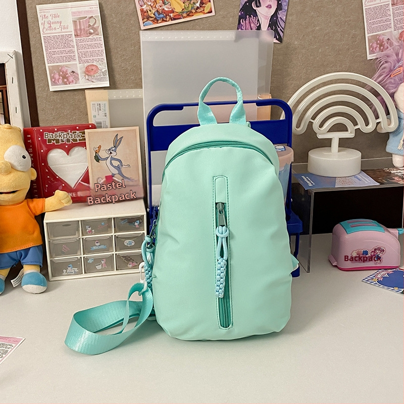 Városi stílusú, egyszerű nylon mellkas táska nagy kapacitással, cipzáras záródás, belső zsebek telefon és azonosító számára, béléssel – ideális szabadidős utazásokhoz