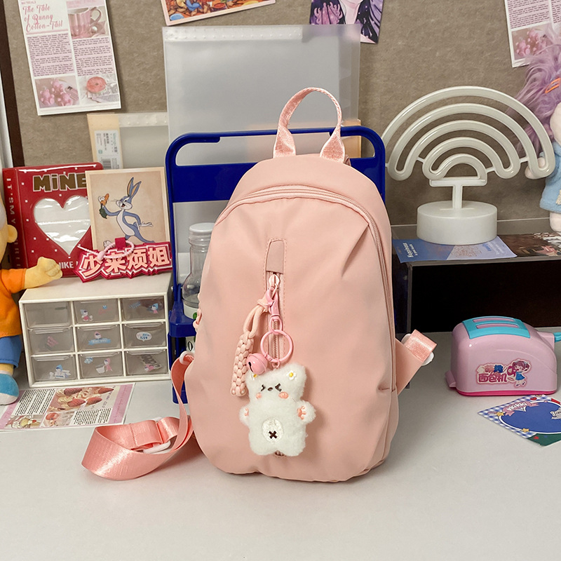 Városi stílusú, egyszerű nylon mellkas táska nagy kapacitással, cipzáras záródás, belső zsebek telefon és azonosító számára, béléssel – ideális szabadidős utazásokhoz