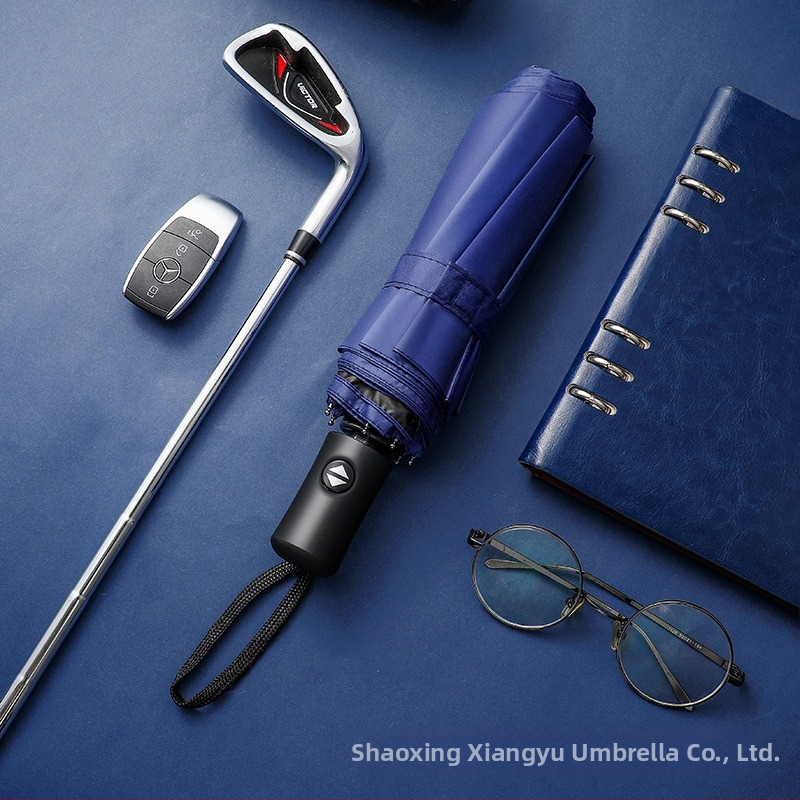 lietussargs ar 8 ribām, vēju izturīgs, trīsdaļīgs salocīts, pusautomātisks atvērums, automātisks aizvērums, 210T audums, logotipa personalizācija